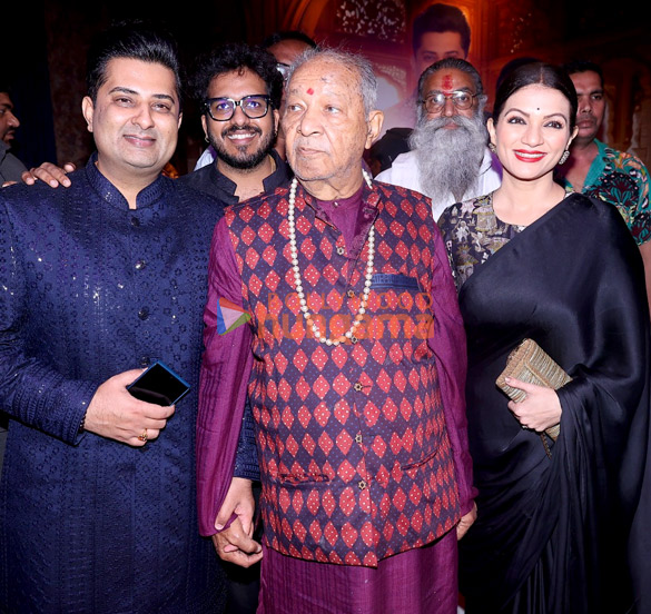 photos anuradha paudwal anveshi jain pandit hariprasad chaurasia and others at the launch of anup jalota and sumeet tappoos album legacy 5