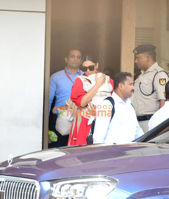 Photos: Deepika Padukone snapped at Kalina airport | Parties & Events ...