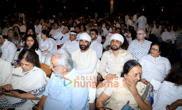 photos javed akhtar ehsaan noorani and others snapped at ustad zakir husains prayer meet 2