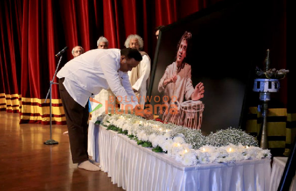 photos javed akhtar ehsaan noorani and others snapped at ustad zakir husains prayer meet 9