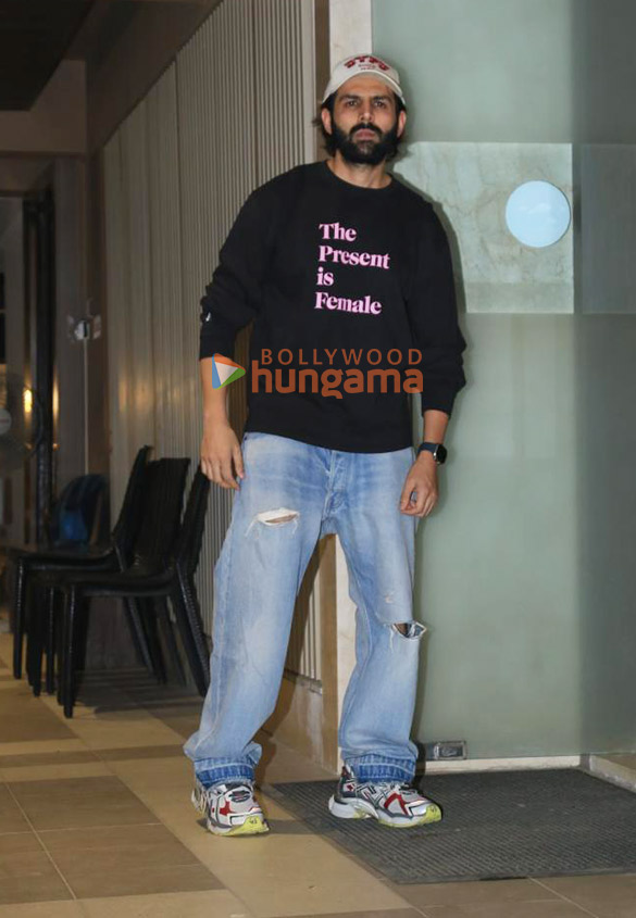 Photos: Kartik Aaryan and Karan Johar snapped in Juhu Photos: Kartik Aaryan and Karan Johar snapped in Juhu