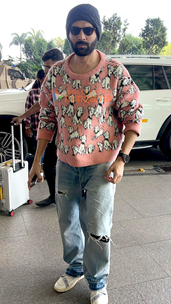 Photos: Kartik Aaryan snapped at the airport