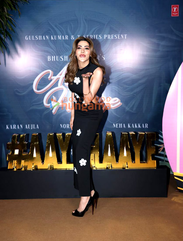 photos mannara chopra bhushan kumar and others grace the launch of music video aaye haaye 13