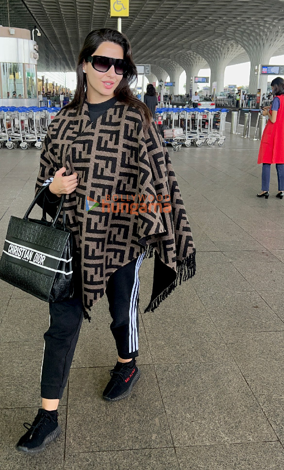 photos nora fatehi and manoj bajpayee snapped at the airport 3