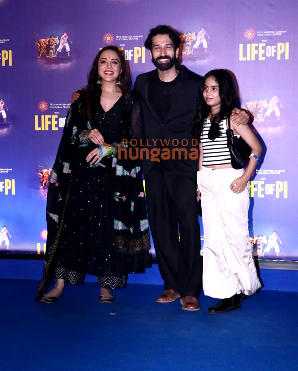 photos saiee manjrekar sanjana sanghi and others at the pre function of the opening show of life of pi 29