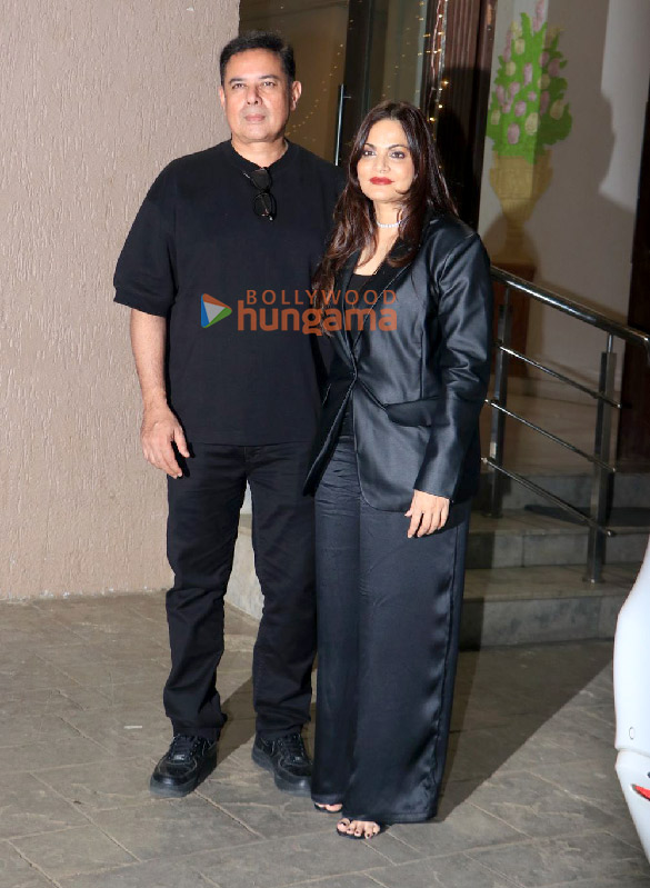 photos salman khan iulia vanyur aayush sharma and others snapped outside arbaaz khans bandra house 6