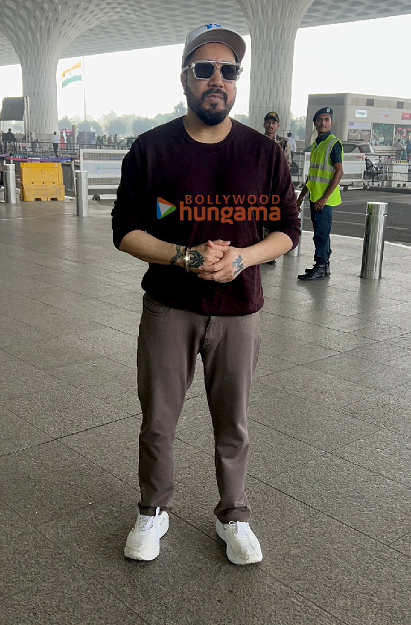photos sanjay dutt karan johar and others snapped at the airport 2