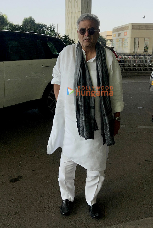 photos sanjay dutt karan johar and others snapped at the airport 9