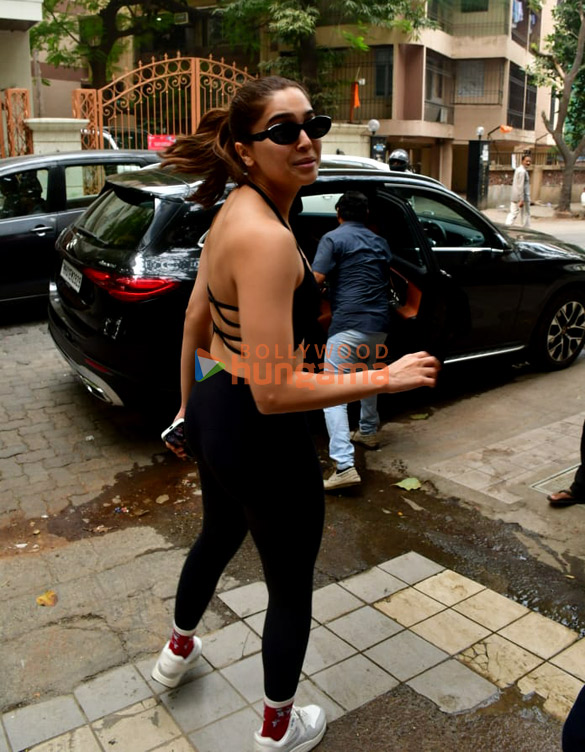 photos sharvari and saiee manjrekar snapped in juhu 3