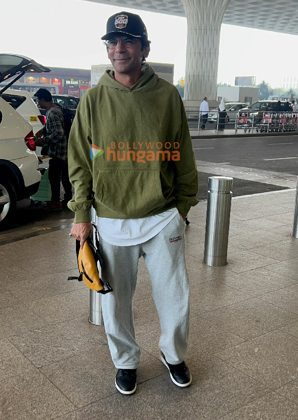 photos shraddha kapoor parineeti chopra mouni roy and others snapped at the airport 6
