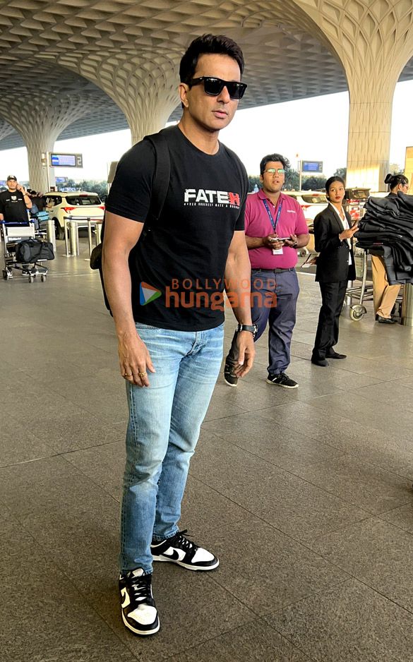 photos sonu sood and arjun bijlani snapped at the airport 3