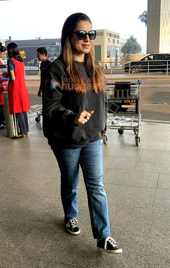 photos vaani kapoor sushmita sen sonu sood and others snapped at the airport 7