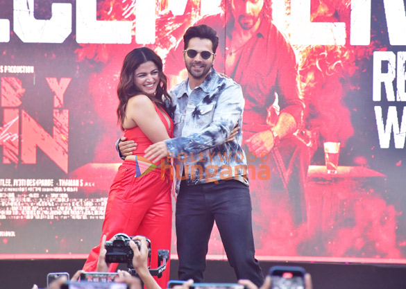 photos varun dhawan wamiqa gabbi and others grace the trailer launch of baby john 6