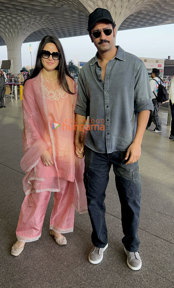 Photos: Vicky Kaushal, Katrina Kaif, Kartik Aaryan and others snapped at the airport Photos: Vicky Kaushal, Katrina Kaif, Kartik Aaryan and others snapped at the airport