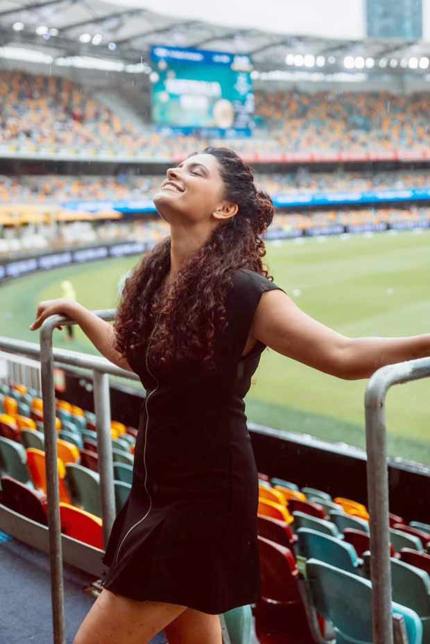 Saiyami Kher's Australian getaway: Watches India vs. Australia third test match with Sara Tendulkar, Kabir Khan, and others; holds a Koala and feeds Kangaroos and much more!