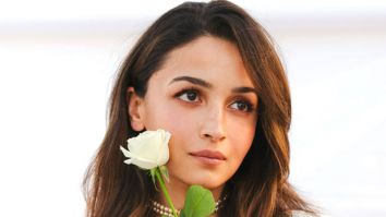 Alia Bhatt steals the spotlight at Raj Kapoor’s 100th Birth Anniversary Film Festival in style: “Mud mud ke na dekh”