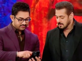 Aamir Khan asks Salman Khan to check his phone; latter says, “Kya check karu yaar. Ya toh Reena Dutta ya Kiran Rao ka message rehga”