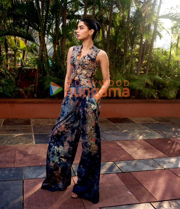khushi kapoor 3 17