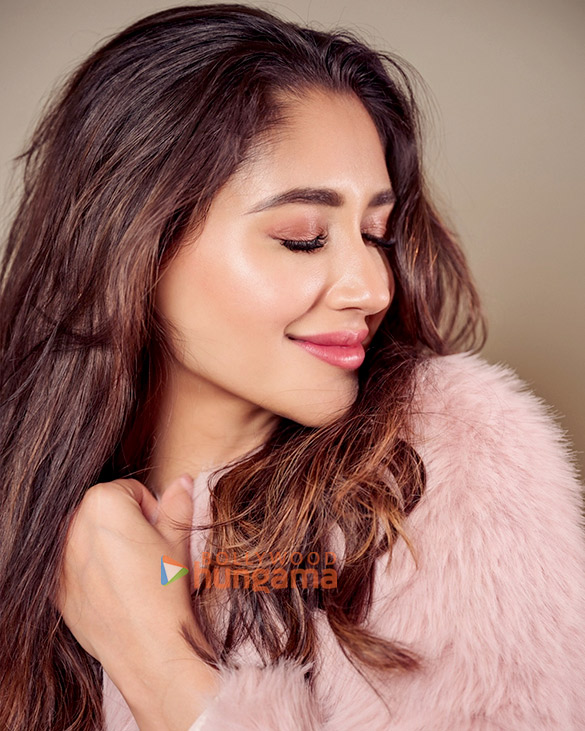 nikita dutta 3 94