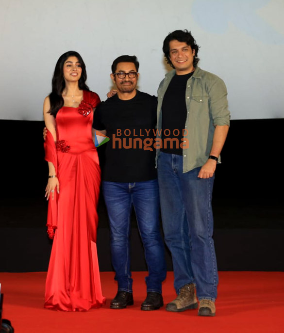Photos: Aamir Khan, Junaid Khan, Khushi Kapoor, Advait Chandan and others snapped at the trailer launch of Loveyapa Photos: Aamir Khan, Junaid Khan, Khushi Kapoor, Advait Chandan and others snapped at the trailer launch of Loveyapa