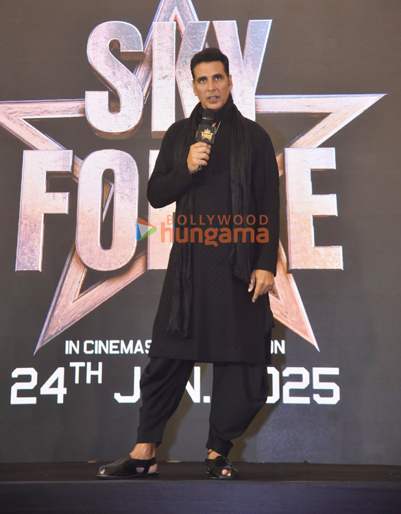 photos akshay kumar and veer pahariya grace the sky force song launch in jaipur 3