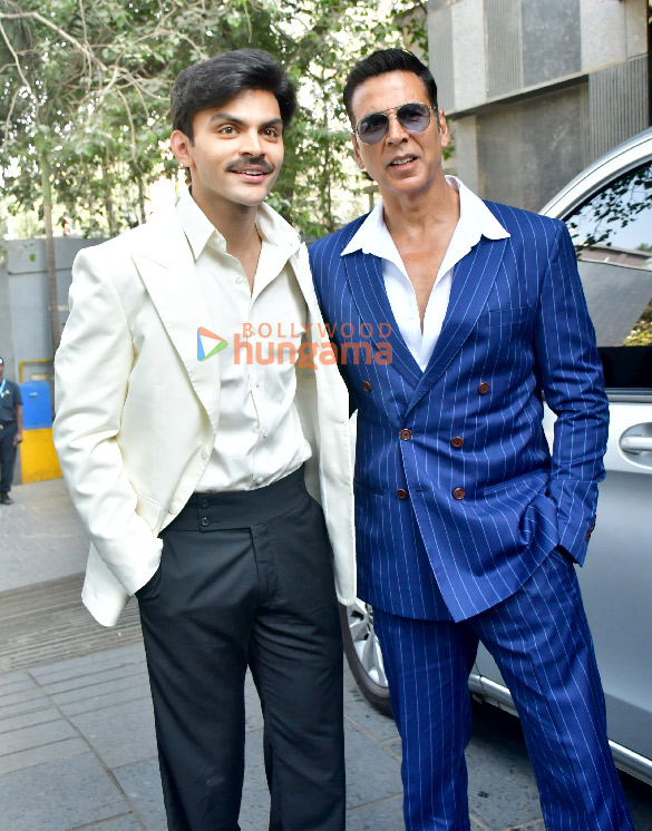 Photos: Akshay Kumar and Veer Pahariya snapped during Sky Force promotions Photos: Akshay Kumar and Veer Pahariya snapped during Sky Force promotions