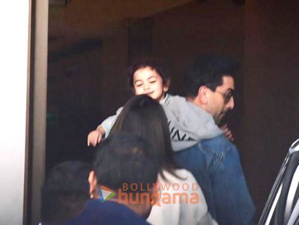 photos alia bhatt ranbir kapoor and raha kapoor snapped at kalina airport