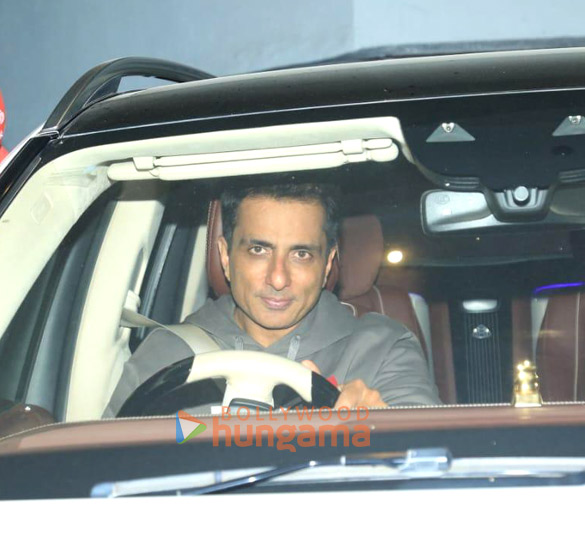 photos ananya panday madhuri dixit karan johar and others attend farah khans birthday bash 5