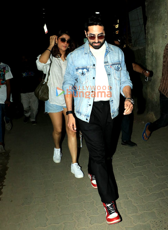 photos ayushmann khurrana and tahira kashyap snapped in bandra 2