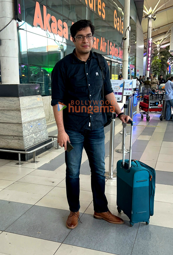 photos junaid khan khushi kapoor and sunidhi chauhan snapped at the airport 1