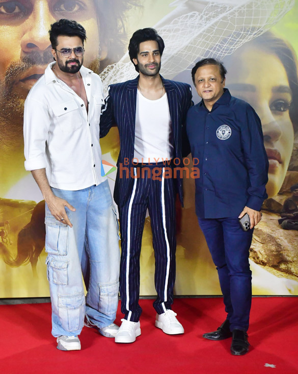 photos kajol aaman devgan rasha thadani and others grace the premiere of azaad 14
