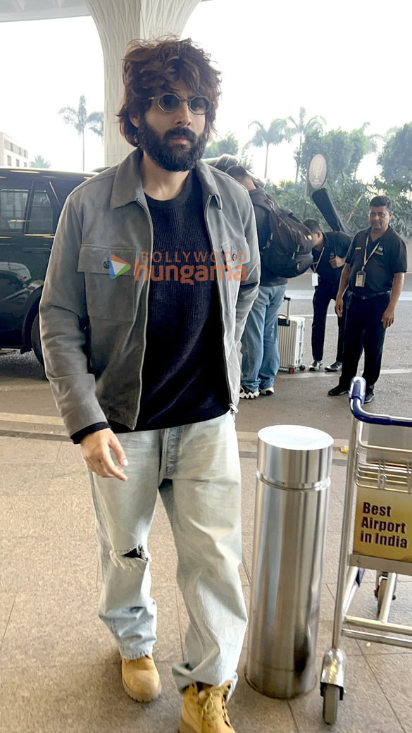 photos kartik aaryan suhana khan and sonu nigam snapped at the airport 1