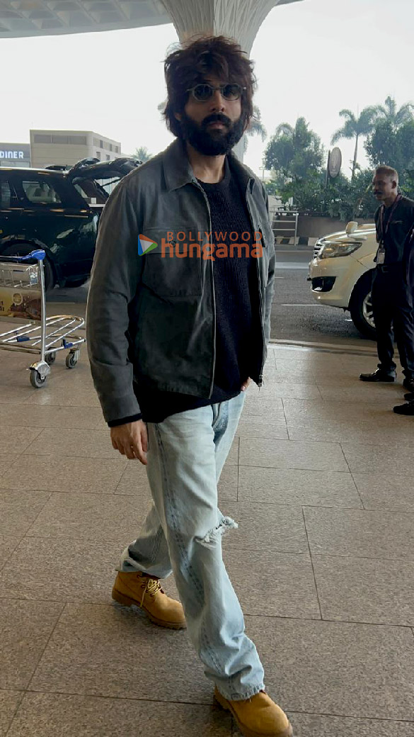 Photos: Kartik Aaryan snapped at the airport | Parties & Events