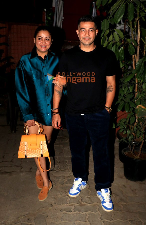 photos malaika arora farhan akhtar and others snapped in bandra 4