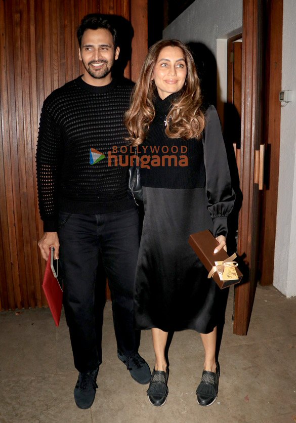 photos malaika arora farhan akhtar and others snapped in bandra 7