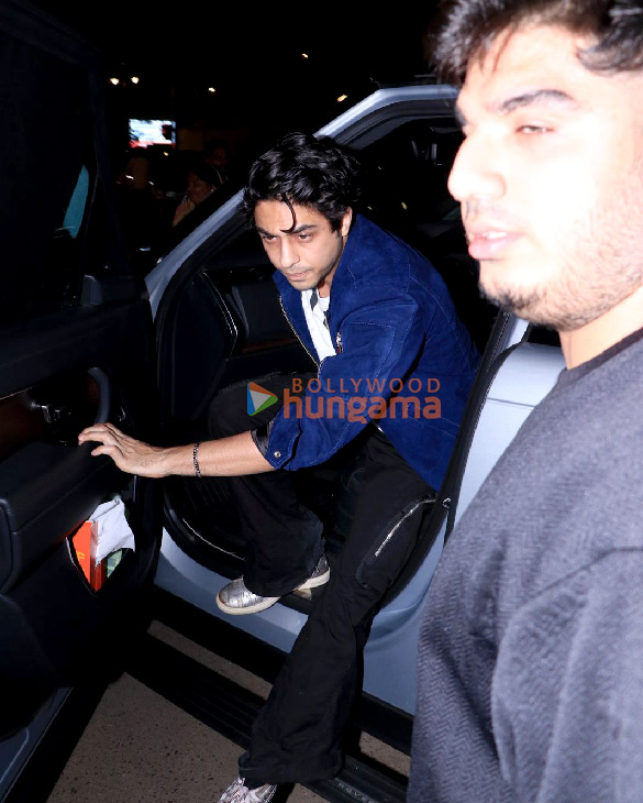 photos mouni roy disha patani aryan khan and others snapped celebrating new year 2
