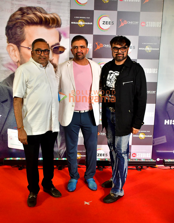 photos neil nitin mukesh kirti kulhari and others grace the premiere of hisaab barabar 9