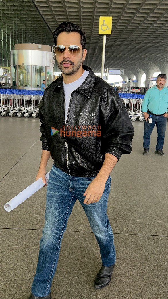 photos pooja hegde and varun dhawan snapped at the airport 4
