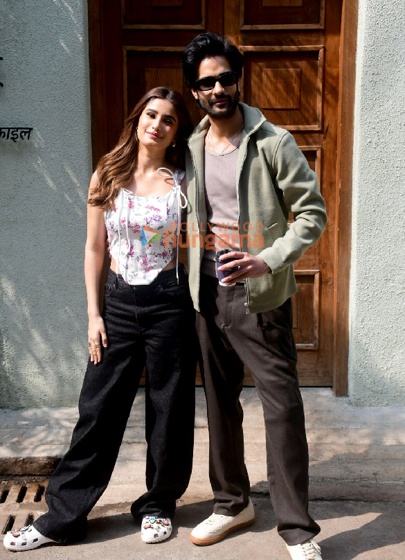 Photos: Rasha Thadani and Aaman Devgan snapped promoting Azaad in Bandra Photos: Rasha Thadani and Aaman Devgan snapped promoting Azaad in Bandra