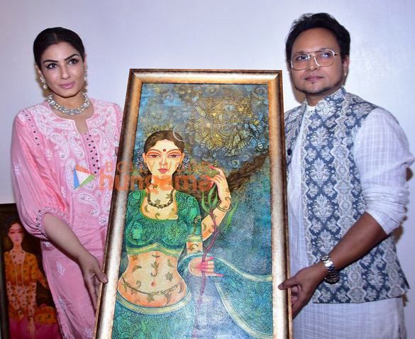 photos raveena tandon inaugurates vishal sablleys nayika at jehangir art gallery 2