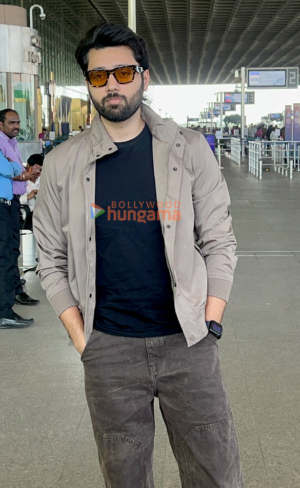 photos sanjay dutt ayushmann khurrana hema malini and utkarsh sharma snapped at the airport 4