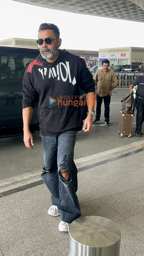 photos shahid kapoor bobby deol wamiqa gabbi and other snapped at the airport 10