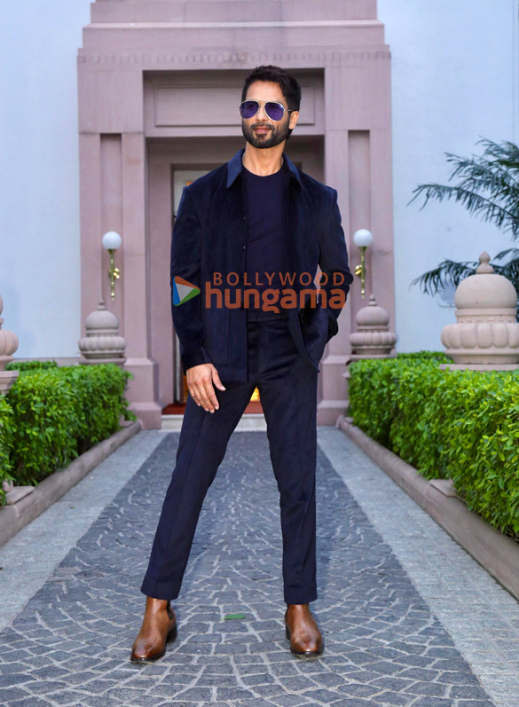 photos shahid kapoor and pooja hegde snapped promoting their film deva 5