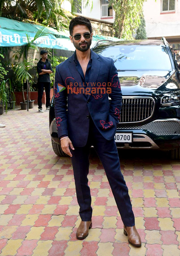 photos shahid kapoor and pooja hegde snapped promoting their film deva at national college in mumbai 1