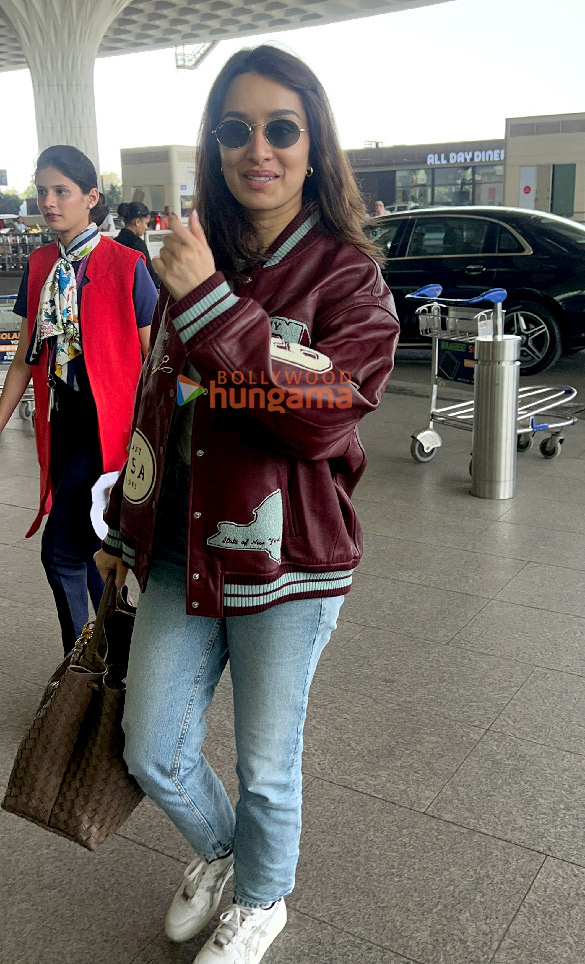 photos shraddha kapoor sidharth malhotra kiara advani and others snapped at the airport 11