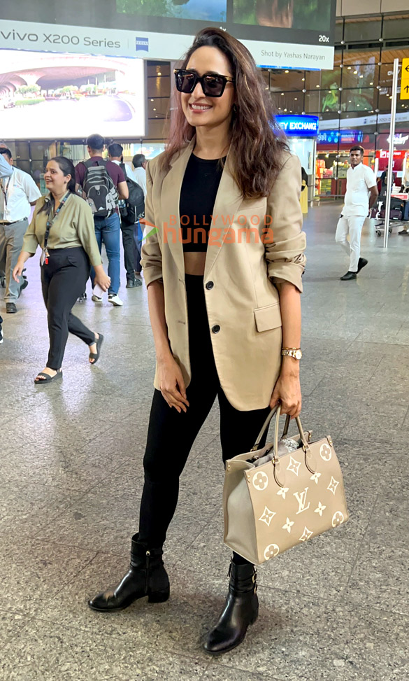 photos sidharth malhotra kiara advani suniel shetty and others snapped at the airport 3