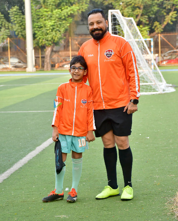 photos tiger shroff shabir ahluwalia and others snapped during a football match 3