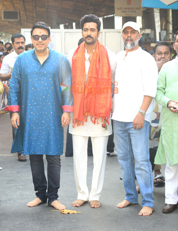 photos vicky kaushal dinesh vijan and laxman utekar snapped at siddhivinayak temple 4