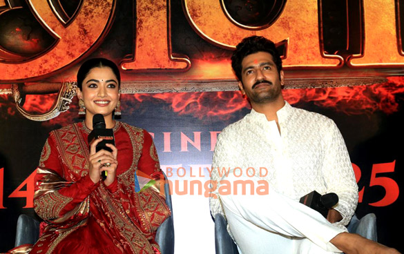 photos vicky kaushal rashmika mandanna and others grace the chhaava trailer launch 817 1
