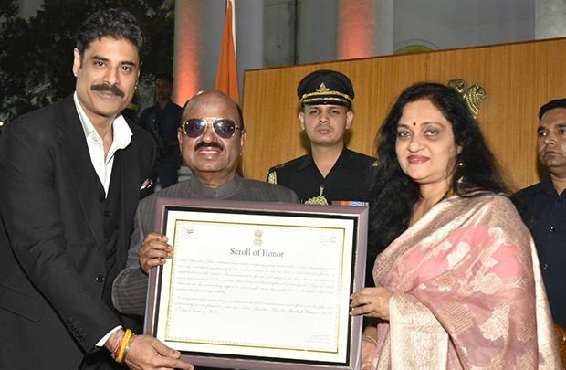 Sikandar Kher receives Governor’s Award of Excellence for outstanding contributions to cinema